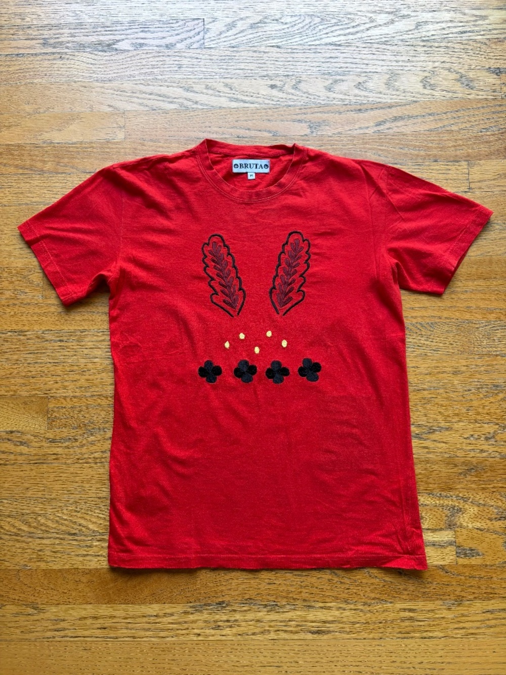 BRUTA RED EMBROIDERED FOLK STYLE TEE - Medium